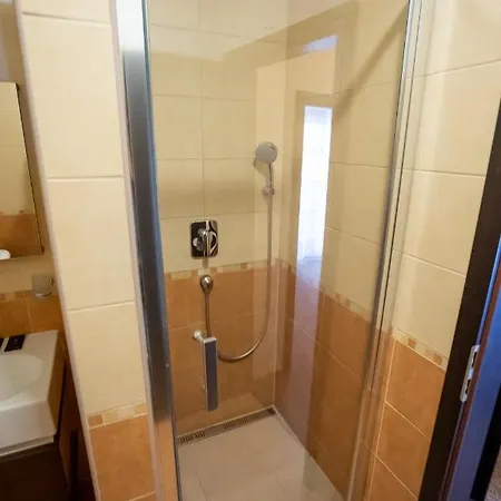 托斯卡纳旅馆 3* 尼特拉